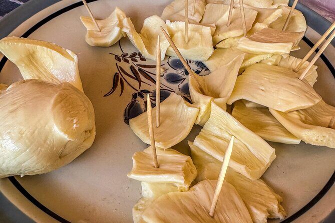 Monte Alban Chesillo and handicrafts alebrijes and black mud - A Day Packed with Culture, History, and Crafts