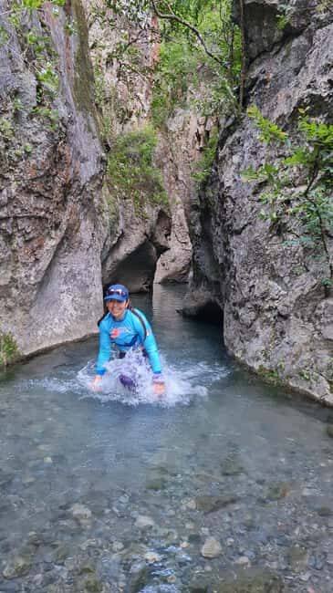 Monterrey: Enjoy a refreshing water crossing Cerro Agujerado - Key Points