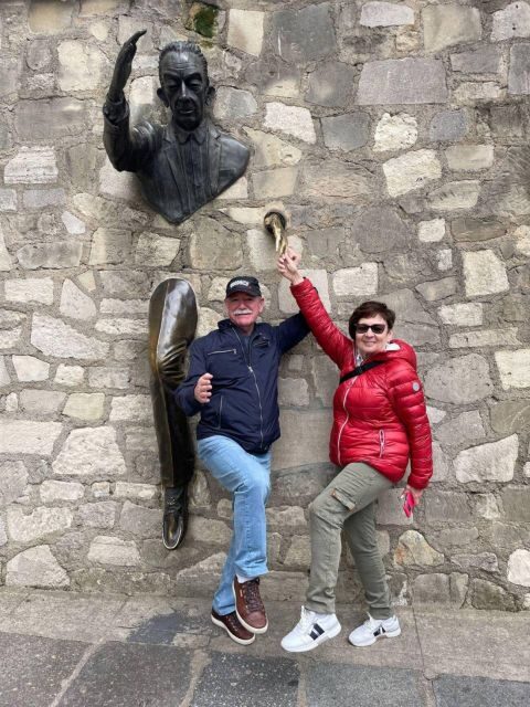 Montmartre: Guided tour to Sacré-Coeur - Exploring Montmartre: Guided Tour to Sacré-Coeur