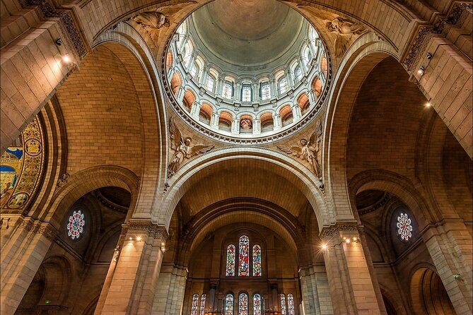 Montmartre guided walking tour with local guide in small group - FAQs