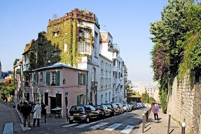Montmartre Hidden Gems and Scenic Highlights Walking Tour - Who Should Book This Tour