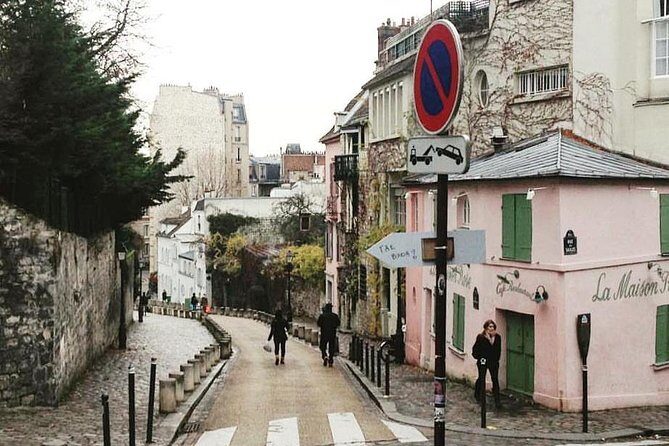 Montmartre & Sacré Coeur Private Historical 2-Hour Walking Tour in Paris - Introduction to the Tour Experience