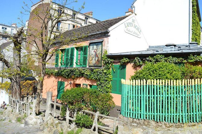 Montmartre & Sacré Coeur Private Historical 2-Hour Walking Tour in Paris - The Value of a Private Tour