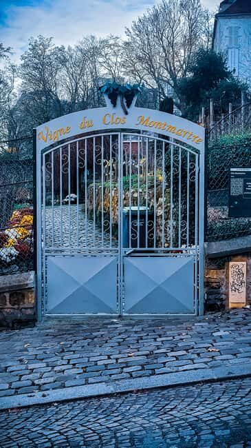 Montmartre: Semi Private Guided Stroll in Bohemian Paris - Exploring Montmartre: The Details of the Tour