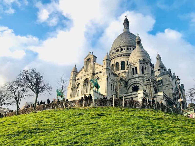 Montmartre. The artist village+its unique charm. My hood. - FAQ: Your Practical Questions Answered