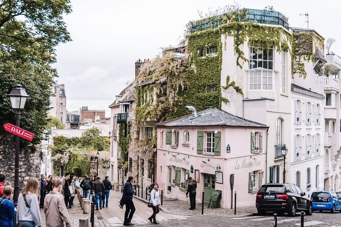 Montmartre Tour with a Local Guide: Private & 100% Personalized - What Makes This Tour Stand Out?