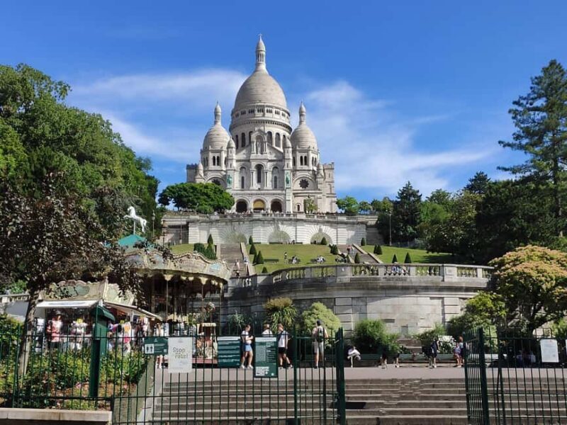 Montmartre Walking Tour with a Local Guide - Key Points