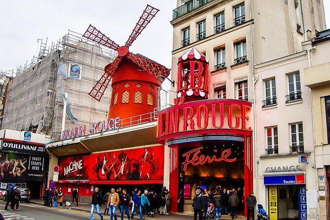 Montmartre Walking Tour with a Private Local Guide - Deep Dive into the Itinerary