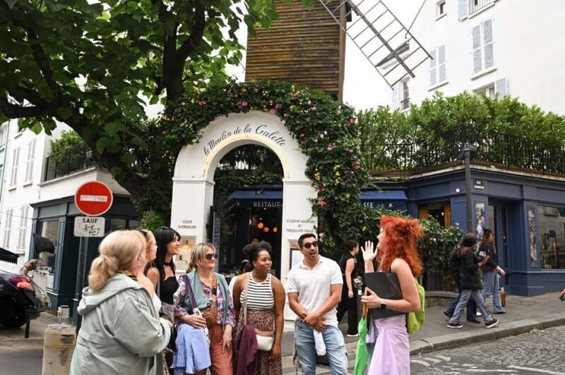Montmartre Walking Tour with Secret Tales, Views & Croissant - The Experience in Detail