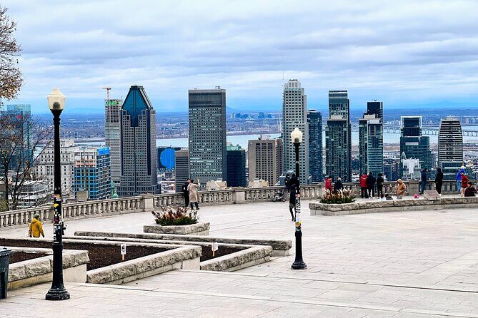 Montreal: 3-Hour Private Car Tour with Expert & Free Pick up - Key Points
