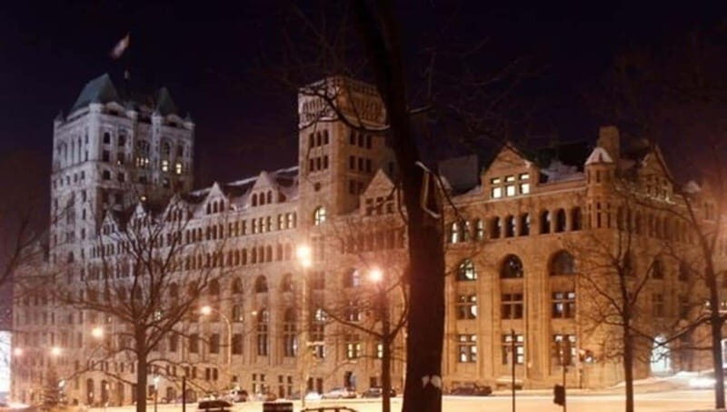 Montreal : Downtown & Underground Walking Tour with a Guide - Breaking Down the Experience: The Itinerary