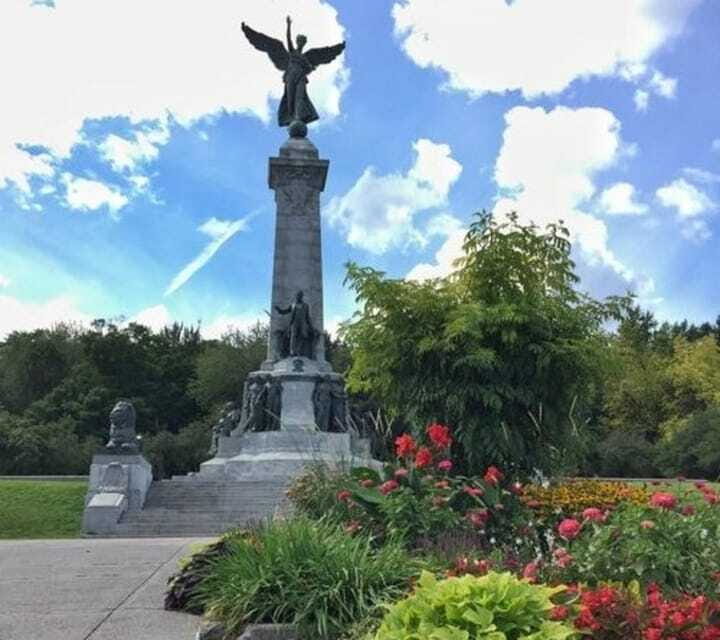 Montreal : Downtown & Underground Walking Tour with a Guide - Who Should Consider This Tour?