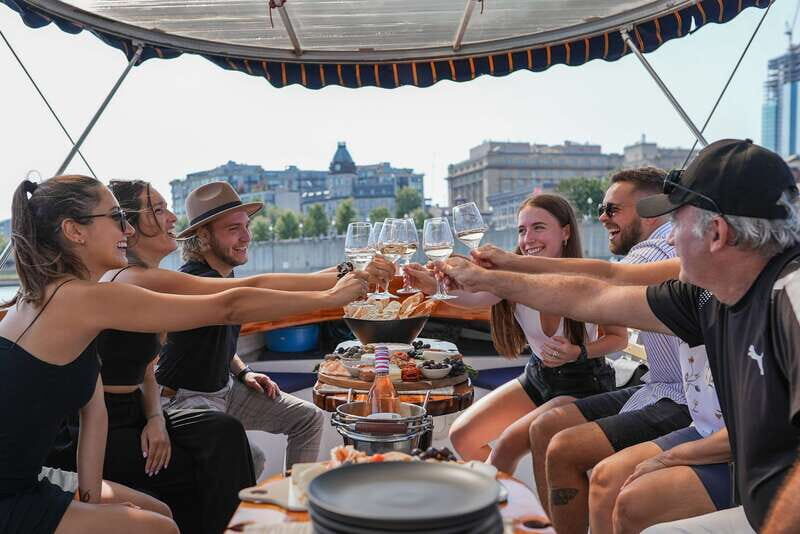 Montreal: Electric Boat Cruise with Onboard Drinks - What to Expect from the Montreal Electric Boat Cruise
