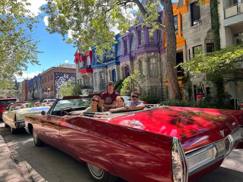Montréal: Guided Tour in Vintage Convertible Cadillac - A Stylish Way to See Montreal
