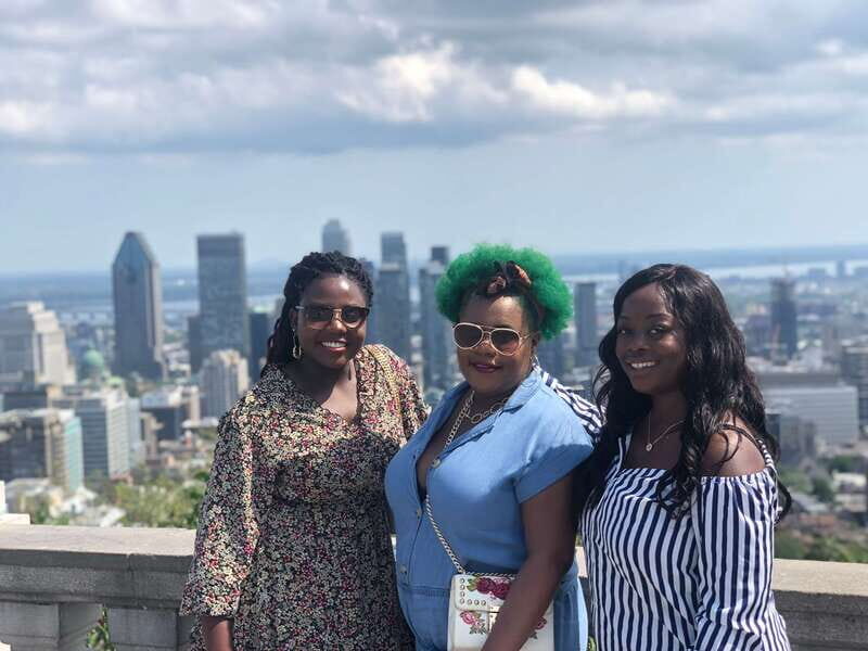 Montréal: Guided Tour in Vintage Convertible Cadillac - Flexibility in Duration and Route