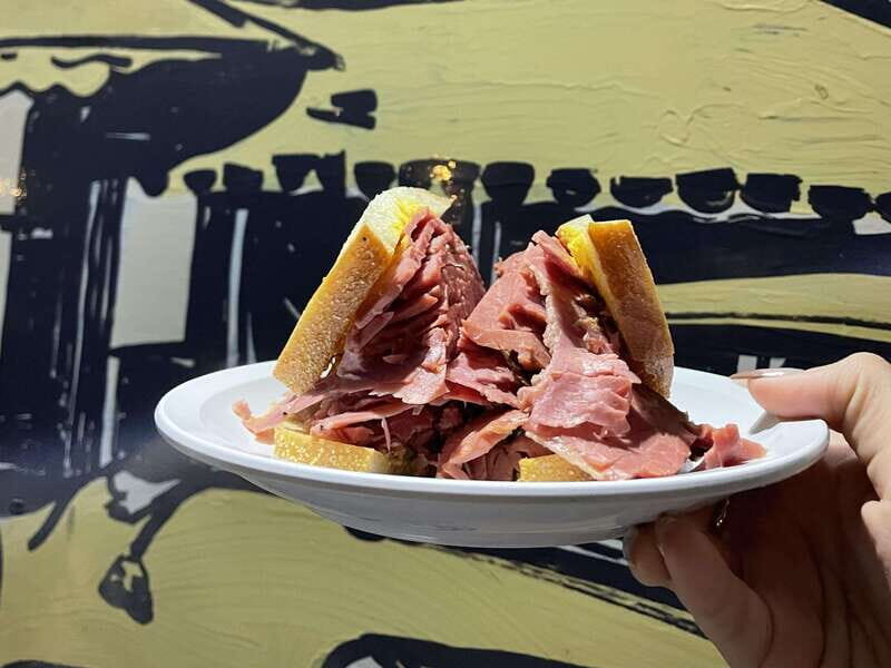 Montréal: Mile End Foodie Tour with Tasting - Key Points