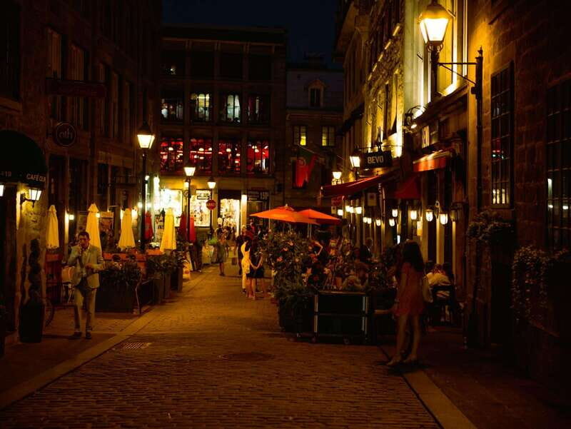 Montreal: Old Montreal at Twilight Walking Tour - What to Expect During the Tour