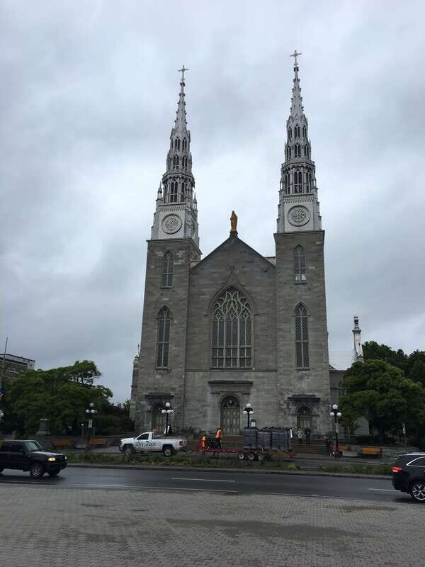 Montreal: Private Day Tour to Ottawa - FAQ