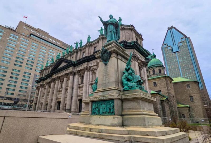 Montreal: Private Walking Tour of Downtown and Old Montreal - Exploring Montreal’s Heart: The Itinerary in Detail