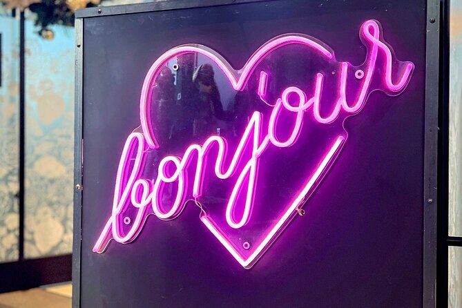 Montreal Private Walking Tour to Downtown RESO and Old Montreal - FAQ