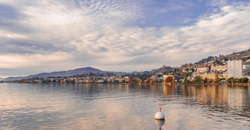 Montreux: Express Walk with a Local in 60 minutes - The Landmarks and Highlights