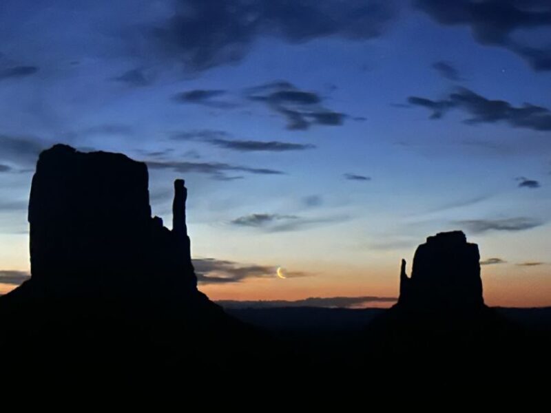 Monument Valley: 3-Hour Sunrise Tour with Navajo Guide - Key Points