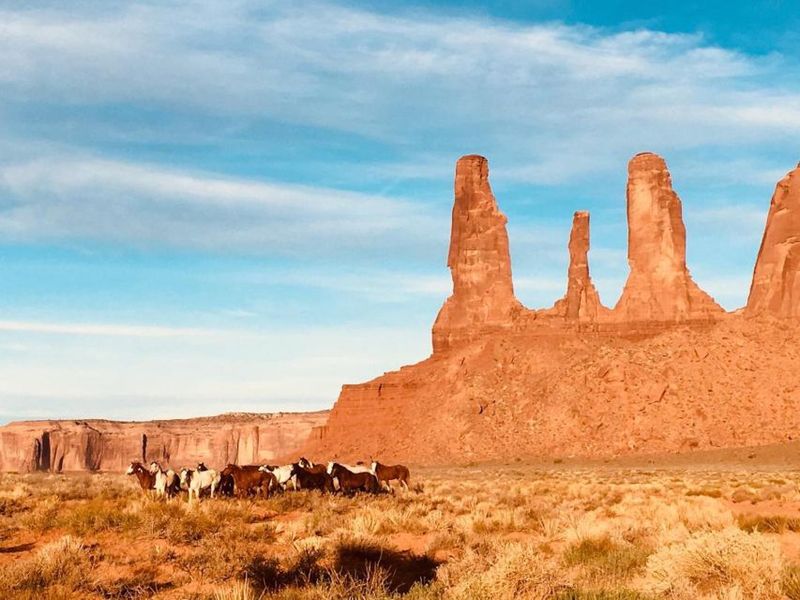 Monument Valley: Backcountry Jeep Tour with Navajo Guide - Moccasin Arch and sandstone arches: where the scenery gets more surprising