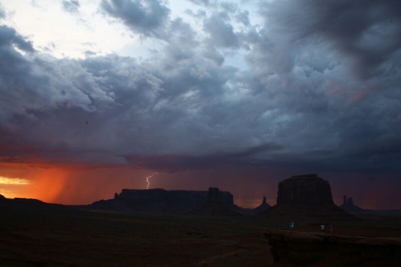 Monument Valley: Guided Sunset Tour - The Experience of the Sunset