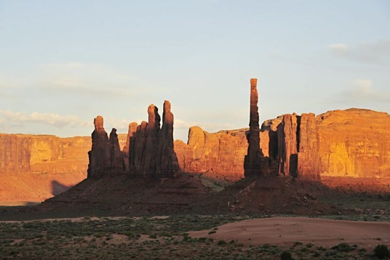 Monument Valley: Guided Sunset Tour - Transportation and Group Size