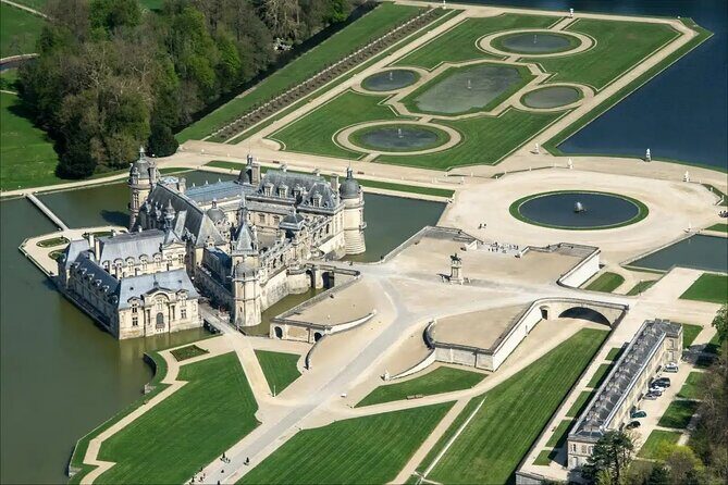 Monumental Experience in Chantilly in France - Key Points