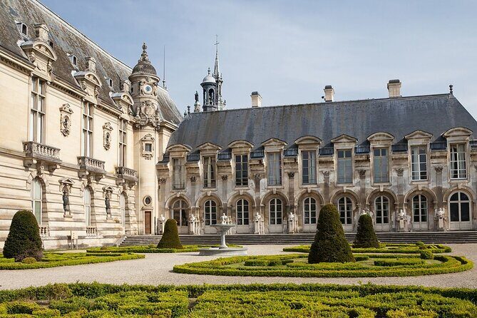 Monumental Experience in Chantilly in France - FAQ