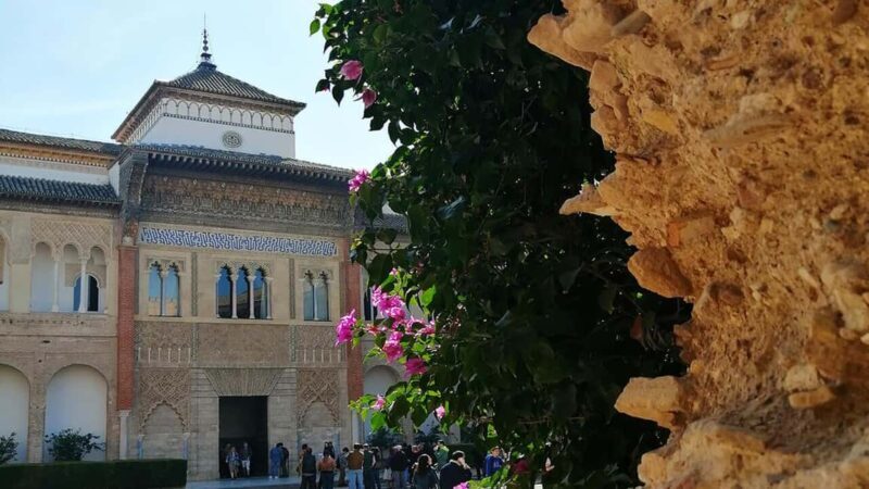 Monumental Tour: The Essence of Seville: Royal Alcázar and Cathedral - Key Points