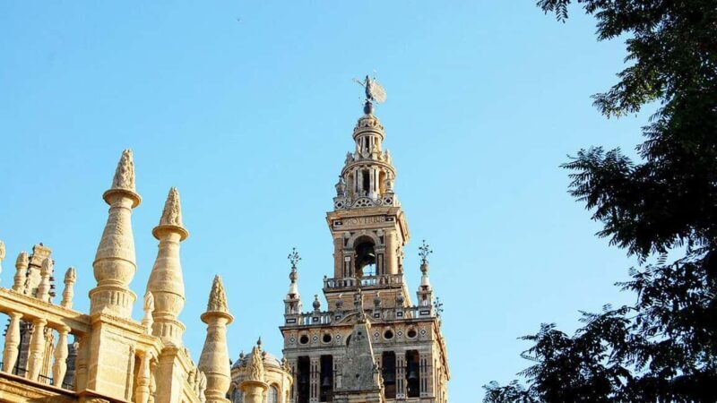 Monumental Tour: The Essence of Seville: Royal Alcázar and Cathedral - Who Is This Tour Best For?