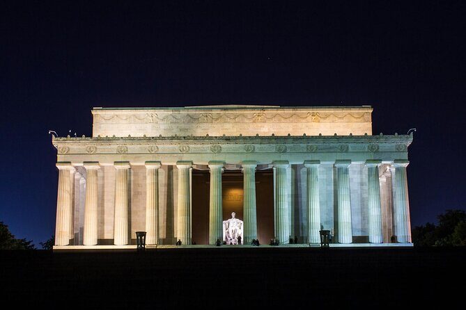 Monuments and Memorials Night Walking Tour - Key Points
