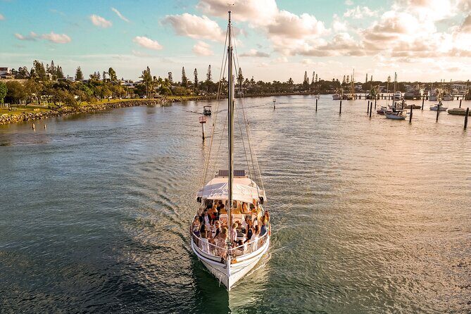 Mooloolaba Sunset Cruise with Live Music - Key Points