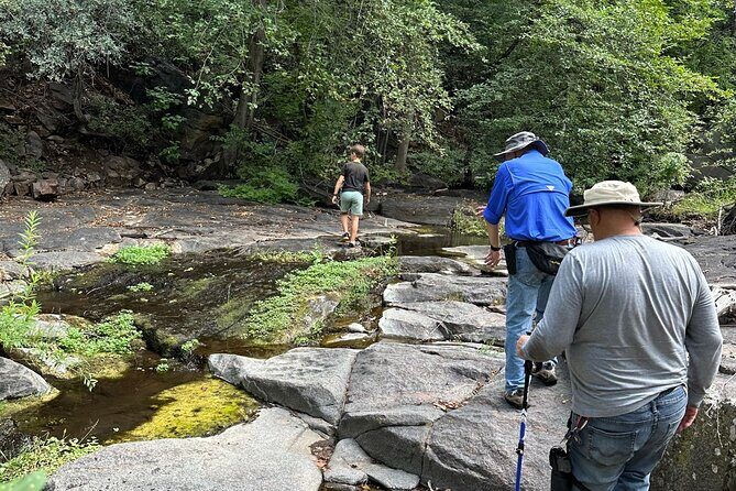 Moon Canyon Off-Road and Hiking Adventure from Chrysotile - FAQ