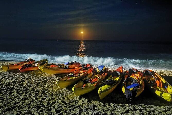 Moonlight Kayak with Dinner Included - Key Points