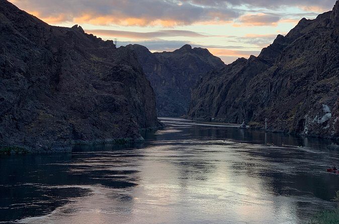 Moonlight Neon Kayak Tour at Sunset near Las Vegas - FAQ about the Moonlight Neon Kayak Tour