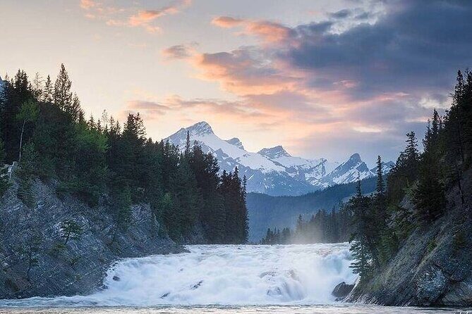 Moraine Lake, Lake Louise, Banff Highlights & Wildlife Expedition - Why Consider the Banff Highlights & Wildlife Expedition?