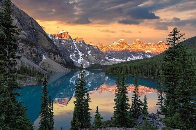 Moraine Lake Sunrise Tour from Canmore/Banff - What Makes Moraine Lake So Special?