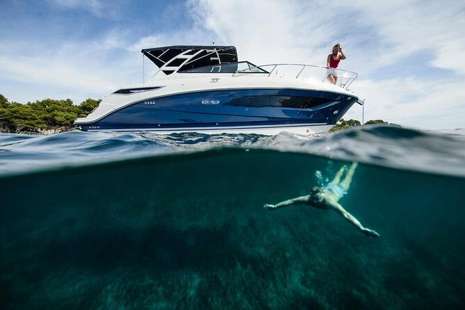 Motor Yacht (2020)Luxury Private Cruise Around Santorini - The Value for the Price