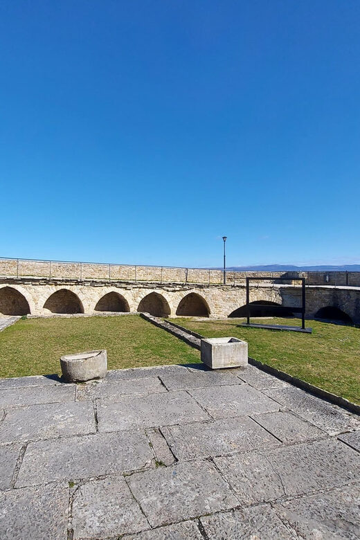 Motovun: The trail of Giants hiking tour & Fritule Tasting - Legends of Veli Joe