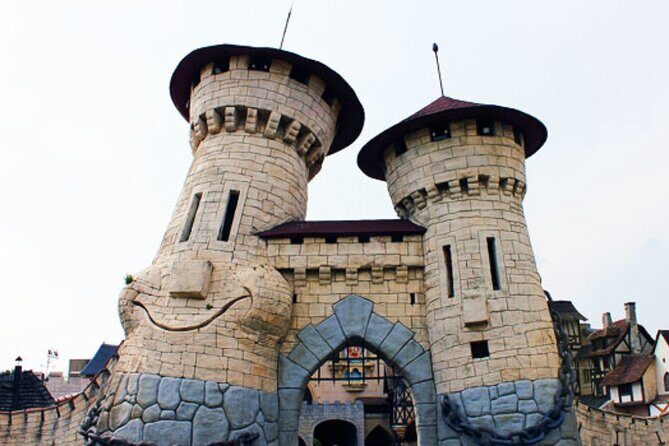 Moulin Rouge Round-Trip Private Transfer from Paris - Meeting Points and Convenience