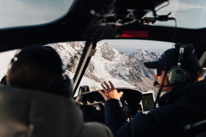 Mount Cook Scenic 35 Minute Helicopter Flight - The Experience from the Traveler’s Perspective