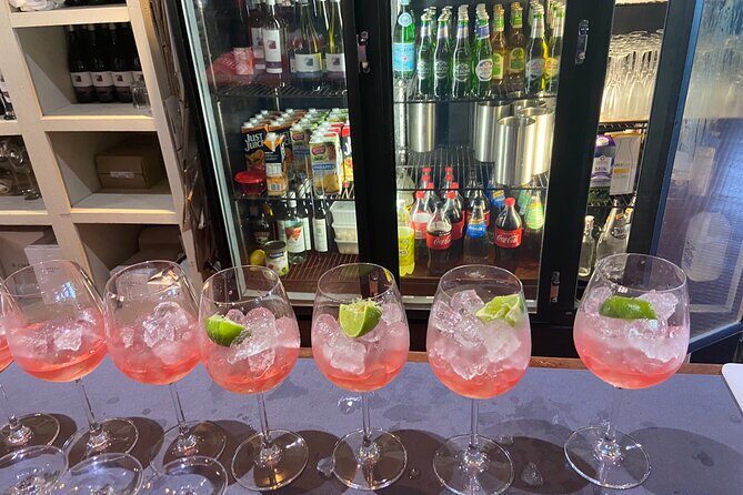 Mount Tamborine Deluxe Wine Tasting with Two Course Lunch - Who Is This Tour For?