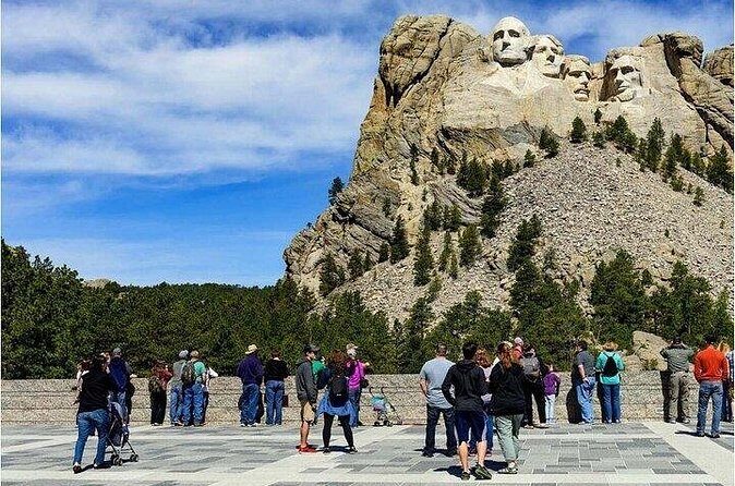 Mt Rushmore, Crazy Horse and Custer State Park Wildlife Loop Tour - Transportation and Group Size