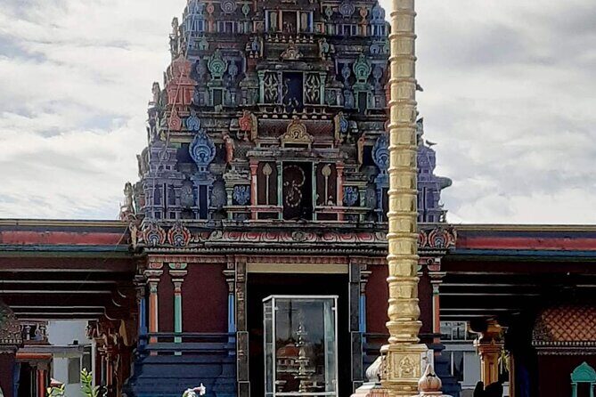 Mudpools,Hindu Temple,Sleeping Giants,markets,shopping/Lunch ex Intercontinental - Transportation and Group Size