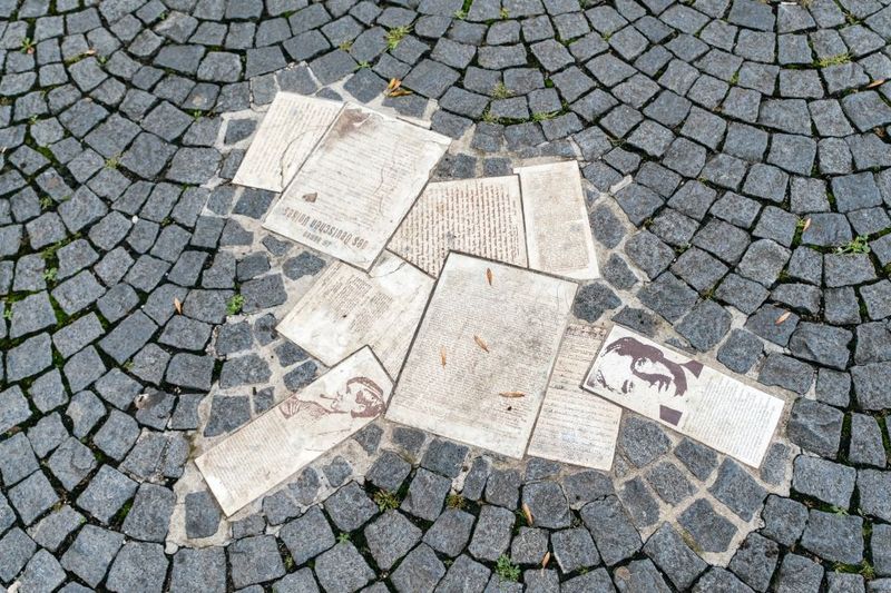 Munich 3-Hour Guided Bike Tour - Königsplatz and Pinakothek der Moderne: Classicism and Modern Art Coexisting