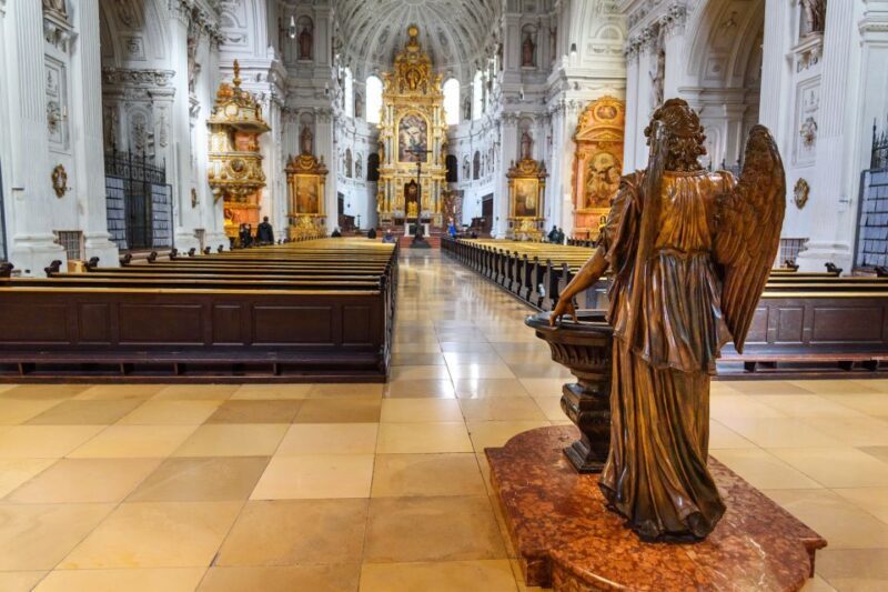 Munich: Alte Pinakothek and Old Town Private Walking Tour - Exploring the Alte Pinakothek