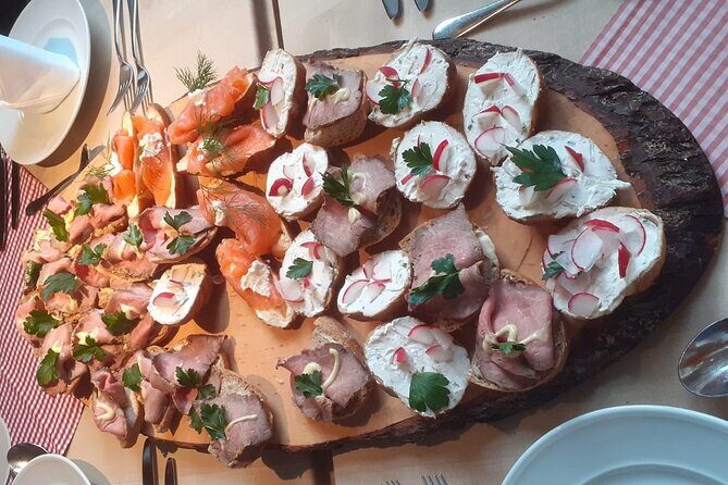 Munich Beer and Bavarian Bites Private Tour - Tasting Local Breads, Dishes, and Beers